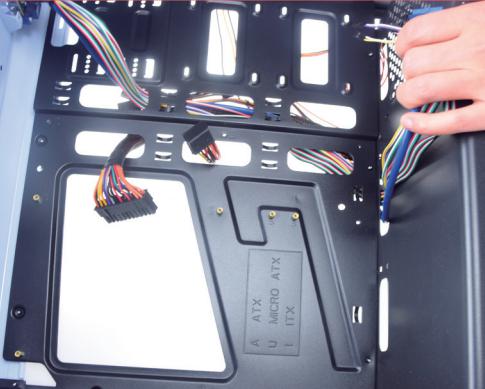 安装主板的步骤