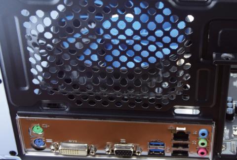 安装主板的步骤