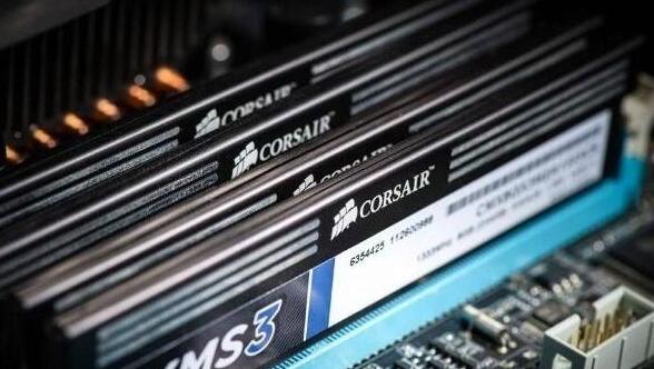 电脑故障后怎样判断是显卡的问题还是显示器的问题