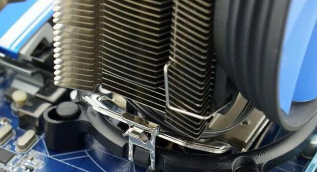 不要CPU散热器光靠机箱散热扇可以吗？