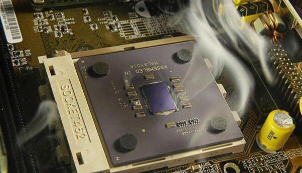 为什么电脑用久了就算重新安装系统也会变得很慢？